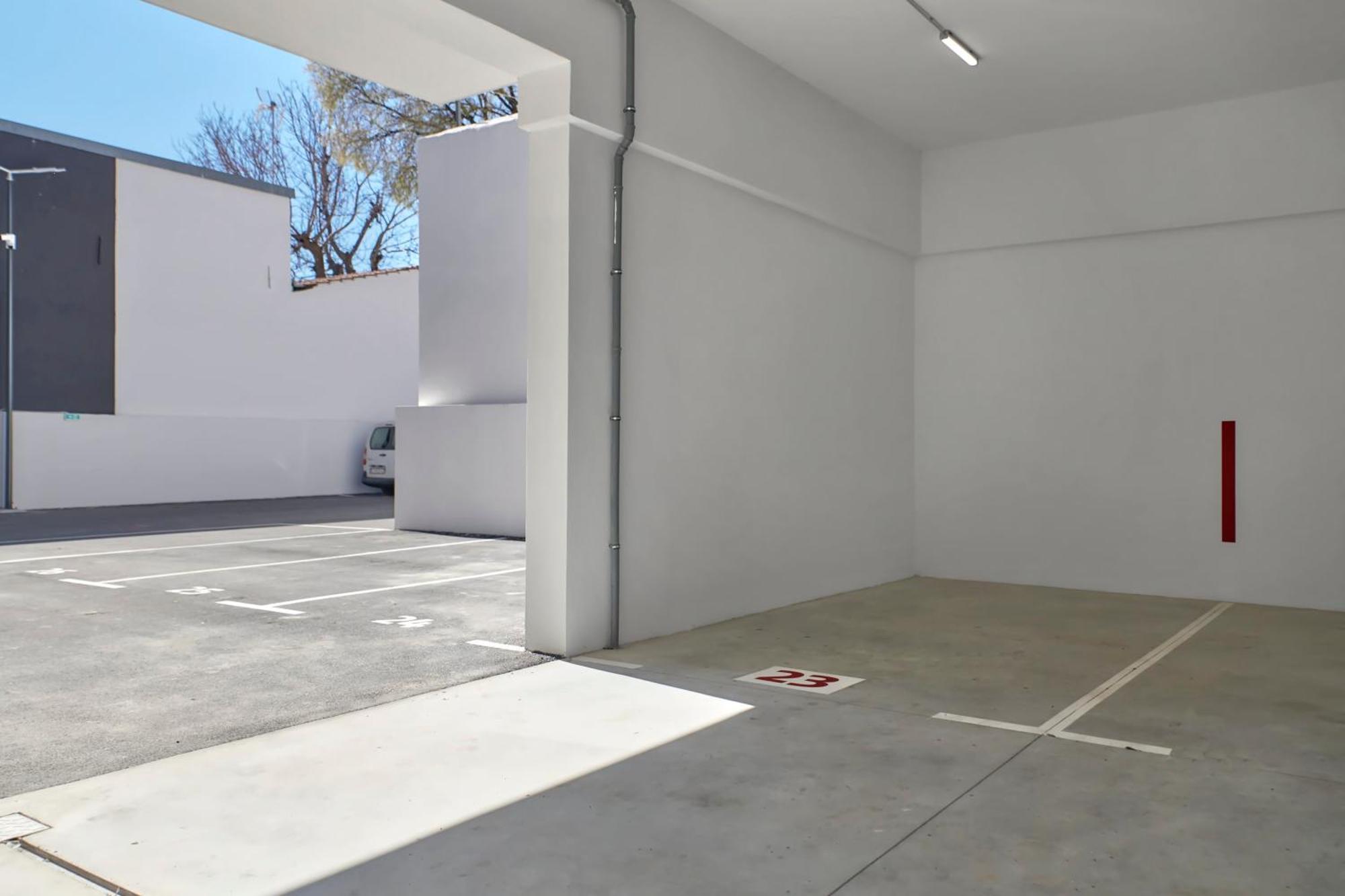 You & Me Pula With Garage Parking Exterior foto